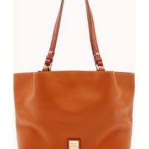 Dooney & Bourke Pebble Grain Flynn in Caramel